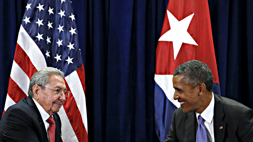 Tổng thống Barack Obama sẽ hội đàm với Chủ tịch Cuba Raul Castro (trái) trong chuyến công du Cuba đầu tiên vào cuối tháng 3.2016 - Ảnh: Reuters