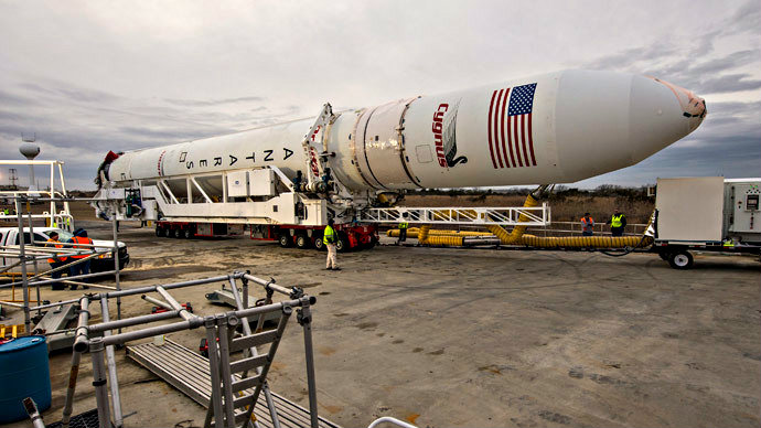 Tên lửa Antares của Mỹ sử dụng động cơ do Nga chế tạo - Ảnh: Reuters