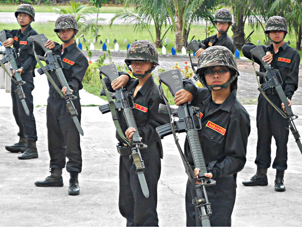 Lính Đài Loan trên đảo Ba Bình - Ảnh: AFP
