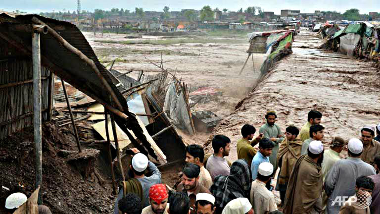 Nhiều người thiệt mạng vì mưa lũ ở Pakistan - Ảnh: AFP