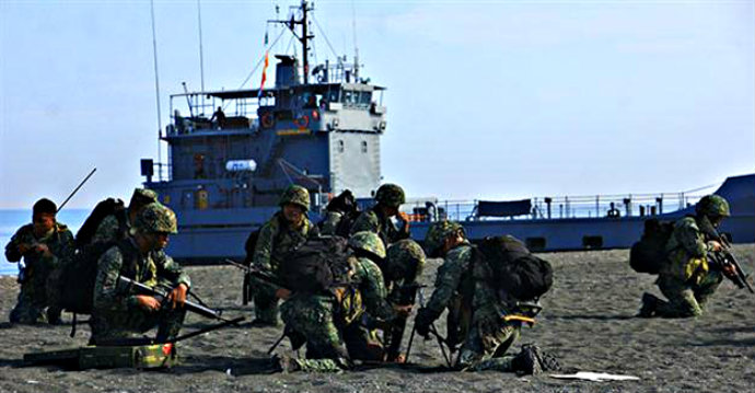 Một cuộc tập trận của quân đội Mỹ và Philippines - Ảnh: Reuters