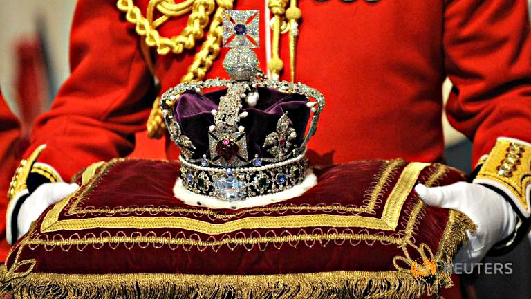 Ấn Độ muốn đòi lại viên kim cương trên vương miện Nữ hoàng Anh - Ảnh: Reuters