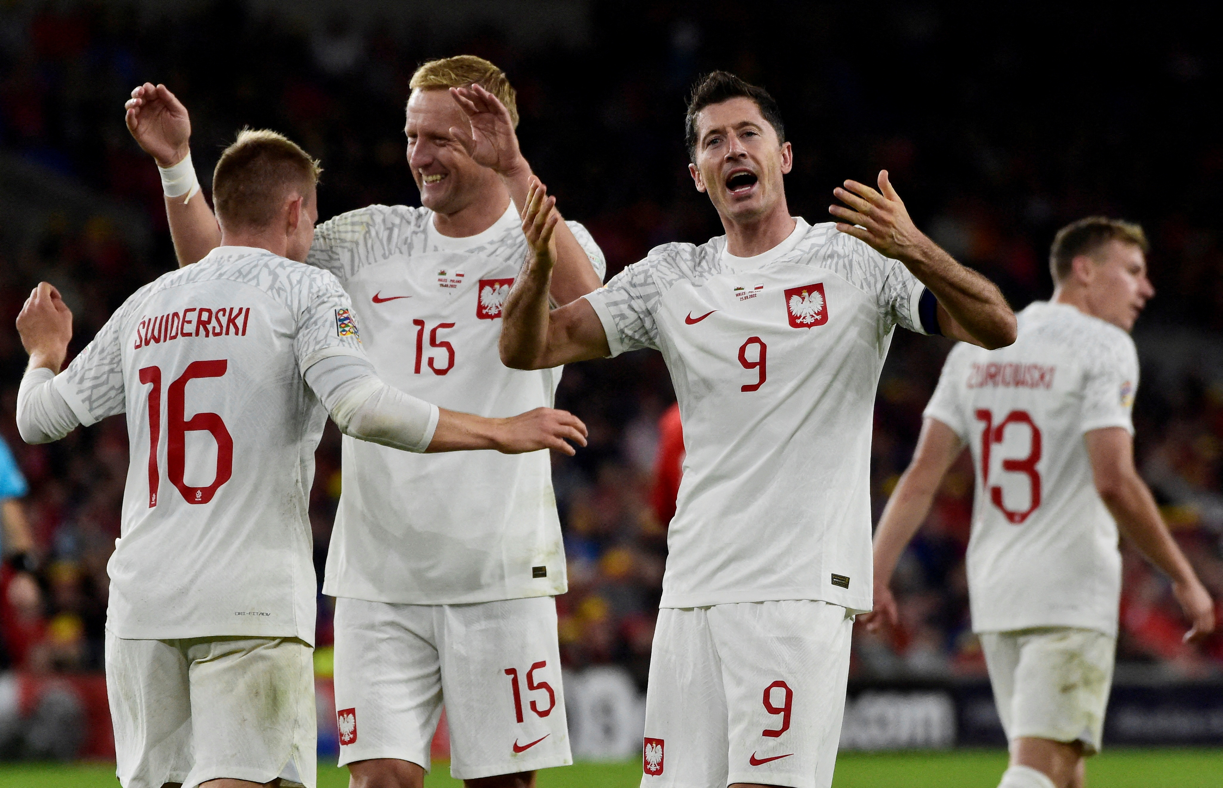Vòng play-off EURO 2024: Ba Lan, Hy Lạp rộng cửa đi tiếp