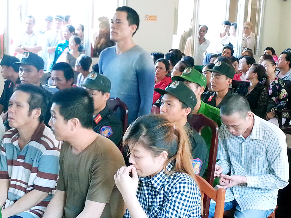 Các bị cáo tại phiên tòa xét xử sơ thẩm - Ảnh: Trần Thanh Phong