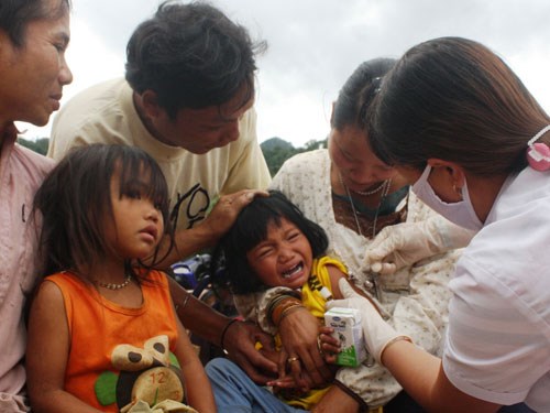 Chiến dịch tiêm chủng cho người dân vùng ổ dịch bạch hầu được triển khai cuối tháng 7 vừa qua - Ảnh: Trần Hanh 