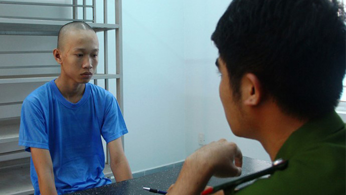 Trần Nhật Quang tại Cơ quan công an huyện Diên Khánh - Ảnh: Nguyễn Chung