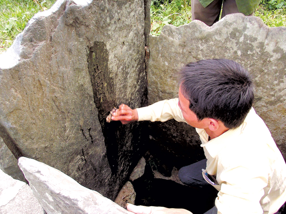 Giếng cổ Giao San (thôn Thích Chung) được cho là cổ nhất trong số các giếng cổ tại tổng Bá Hạ - Ảnh: Thúy Hằng