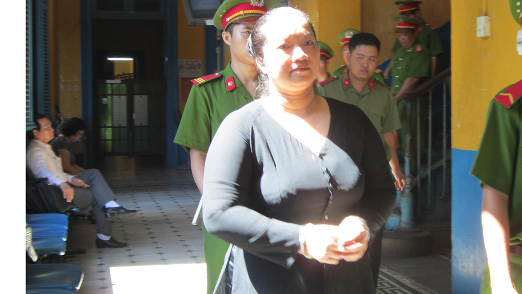 Bị cáo Lê Thị Hường tại phiên tòa phúc thẩm sáng 18.11 - Ảnh: Phan Thương