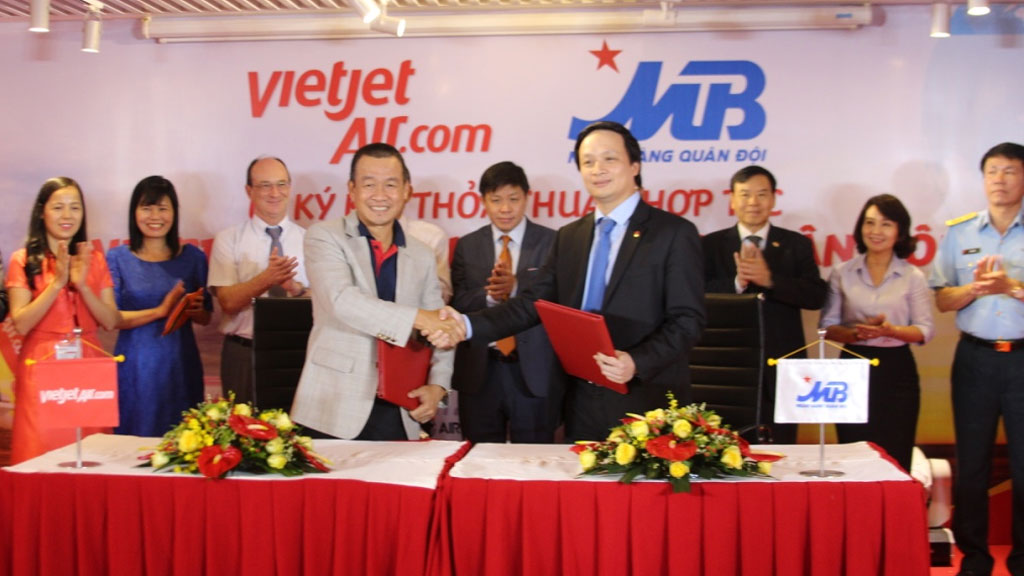 MB và Vietjet vừa ký kết thỏa thuận hợp tác trên nhiều lĩnh vực - Ảnh: MB cung cấp