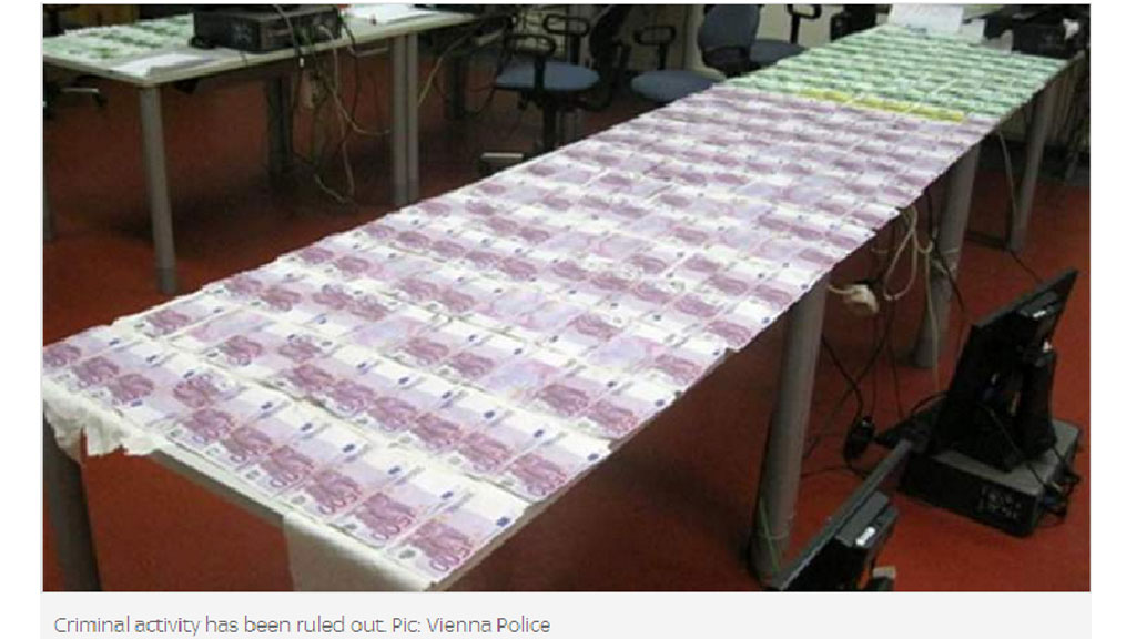 Số tiền tìm thấy được phơi khô tại đồn cảnh sát - Ảnh chụp màn hình website Sky News