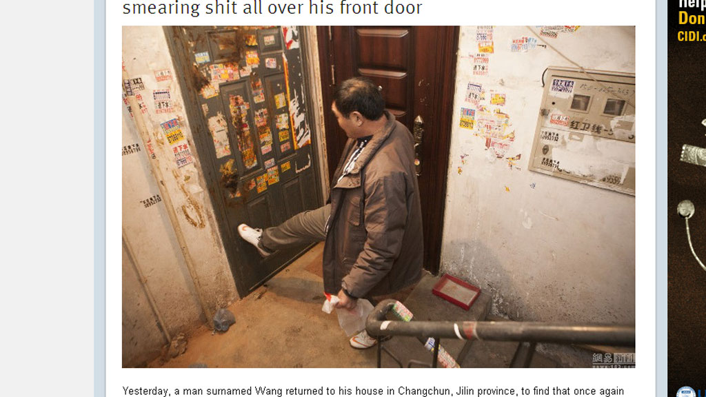 Thói quen “mới” khi về nhà của ông Wang - Ảnh chụp màn hình trang tin Shanghaiist