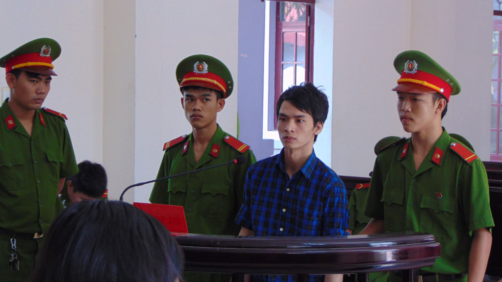 Điểm nghe tòa tuyên án - Ảnh: Nguyễn Long