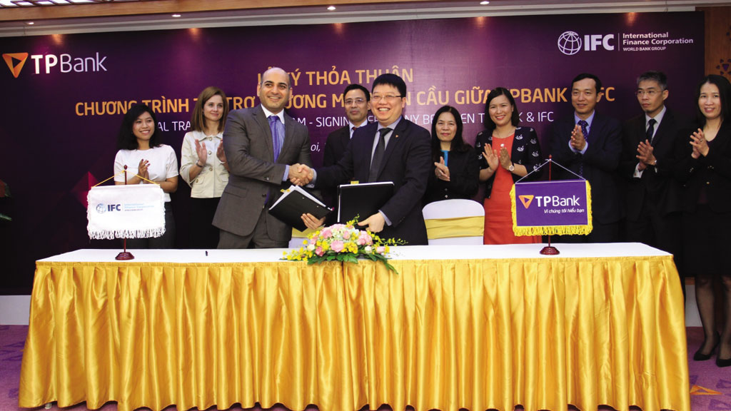 IFC ký kết tài trợ 10 triệu USD cho TPBank - Ảnh: Như Trang