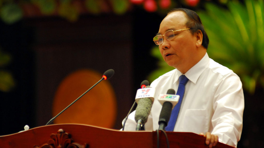 Phó thủ tướng Nguyễn Xuân Phúc phát biểu tại hội nghị - Ảnh: Phan Thương