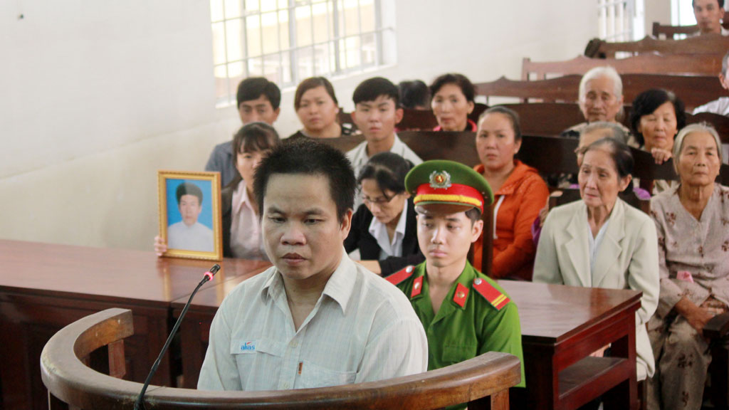 Bị cáo Nguyễn Văn Hiền tại phiên tòa sơ thẩm - Ảnh: Giang Phương