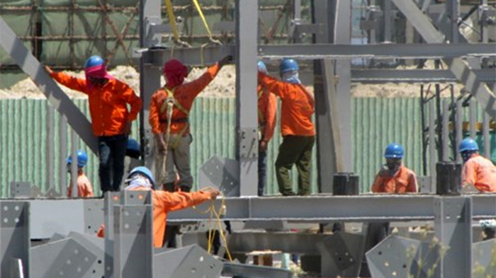 Lao động Trung Quốc làm việc tại Khu kinh tế Vũng Áng, Hà Tĩnh - Ảnh: Nguyên Dũng