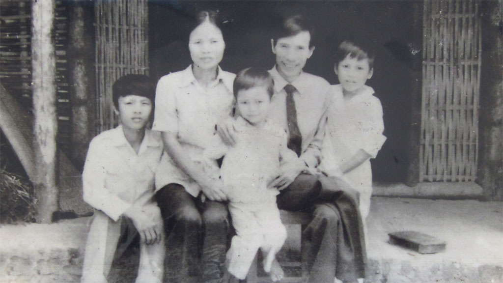 Gia đình nhà văn Phùng Gia Lộc - Ảnh: Tư liệu gia đình