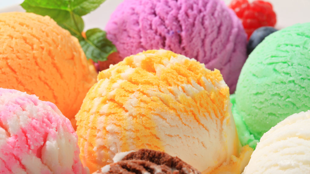 Ăn nhiều chất béo bão hòa như kem khiến giấc ngủ không sâu - Ảnh: Shutterstock