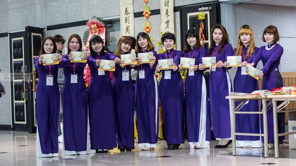 Chúc tết Bính Thân đến cộng đồng người Việt tại Hàn Quốc - Ảnh: Nguyễn Đình Tuấn