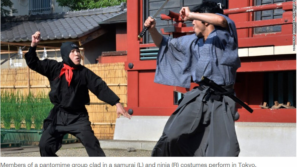 Tai nạn có thể xảy ra với các diễn viên Nhật khi thường tập luyện với kiếm thật - Ảnh: Chụp màn hình CNN