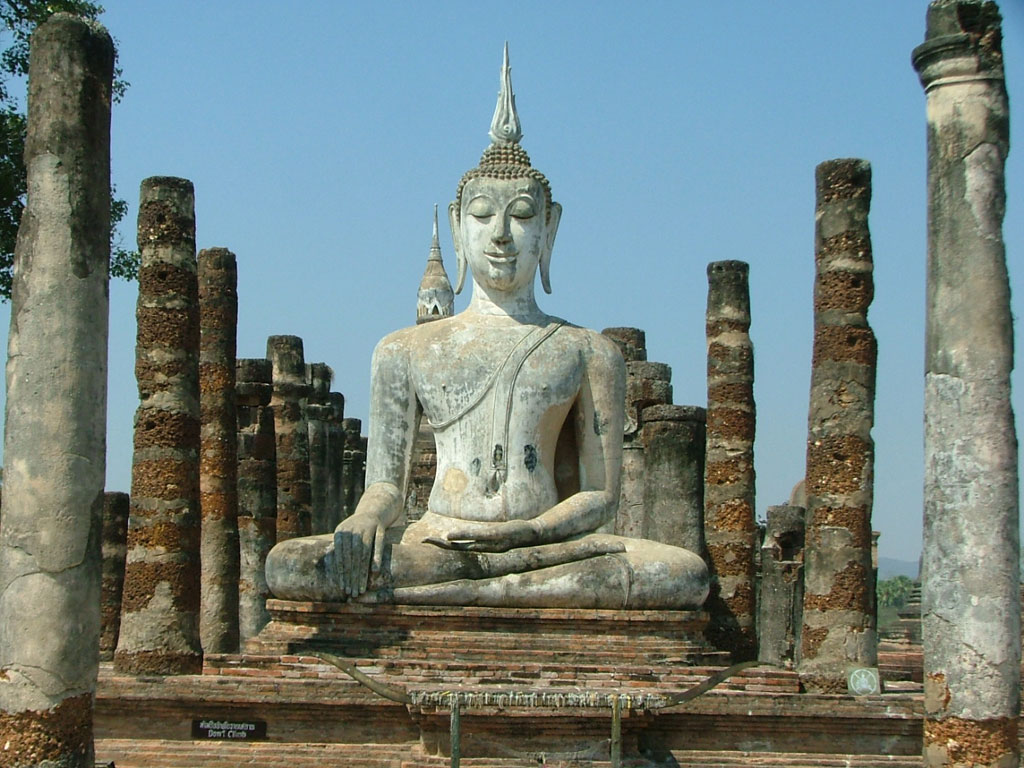 Tượng Phật ở Sukhothai - Ảnh: Trương Điện Thắng