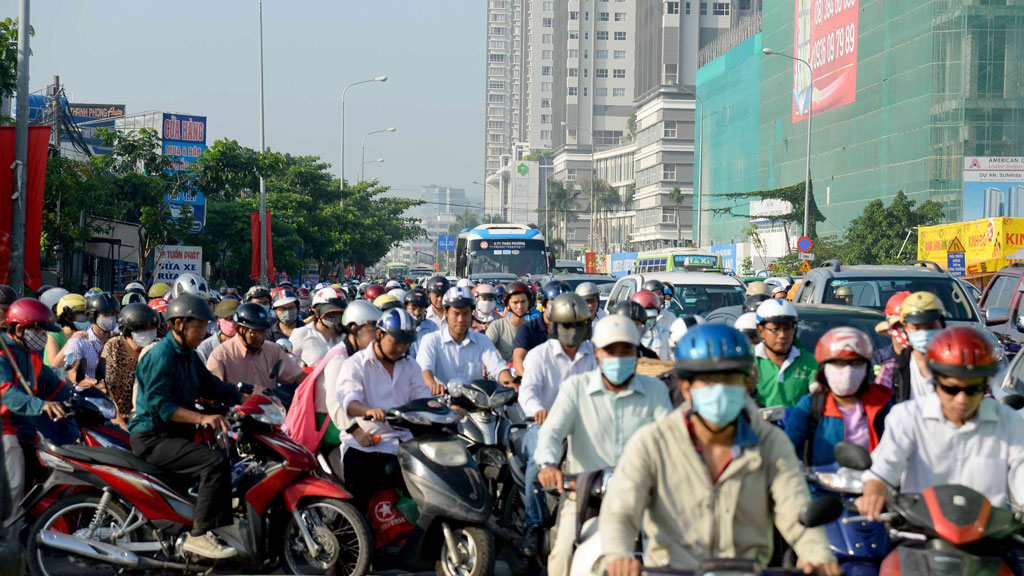 Giao thông ở TP.HCM quá tải, gây nhiều bức xúc - Ảnh: Diệp Đức Minh