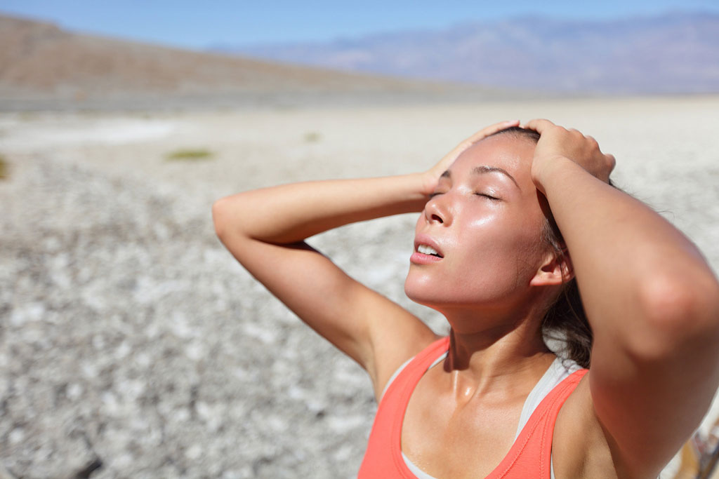 Da mặt sẽ giảm đỏ nếu hạ nhiệt cơ thể - Ảnh: Shutterstock