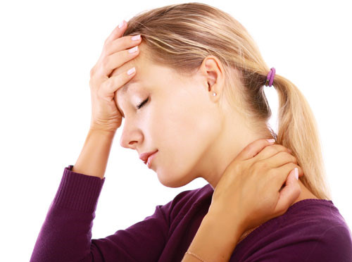 Có nhiều triệu chứng báo trước cơn đau nửa đầu - Ảnh: Shutterstock