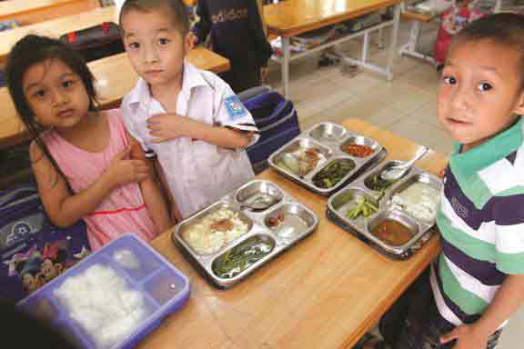 Bữa ăn học đường cần khoa học hơn để trẻ em phát triển khỏe mạnh - Ảnh: Ngọc Thắng