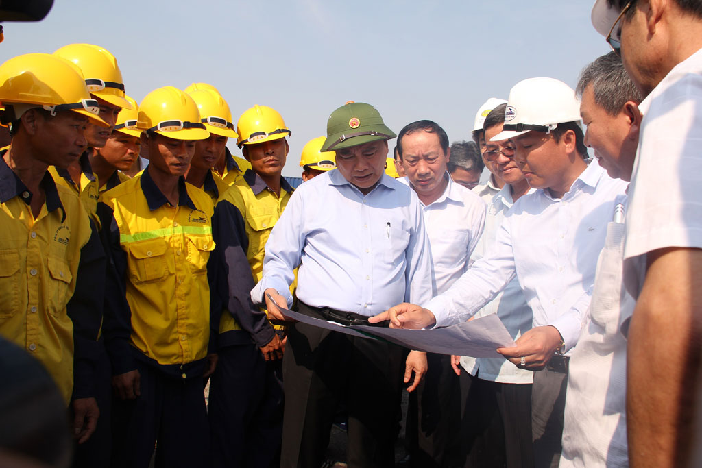 Phó thủ tướng Nguyễn Xuân Phúc kiểm tra công tác vận chuyển hàng hóa tại ga Hố Nai
