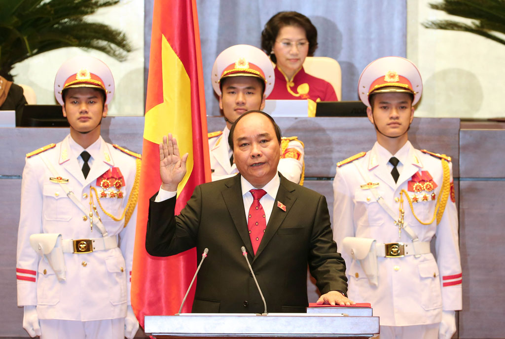 Thủ tướng Nguyễn Xuân Phúc tuyên thệ - Ảnh: Ngọc Thắng