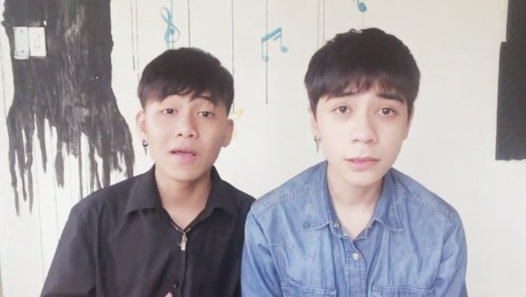 Minh Triết (trái) và Quang Hùng (phải) trong clip Mashup 30 bài hát
