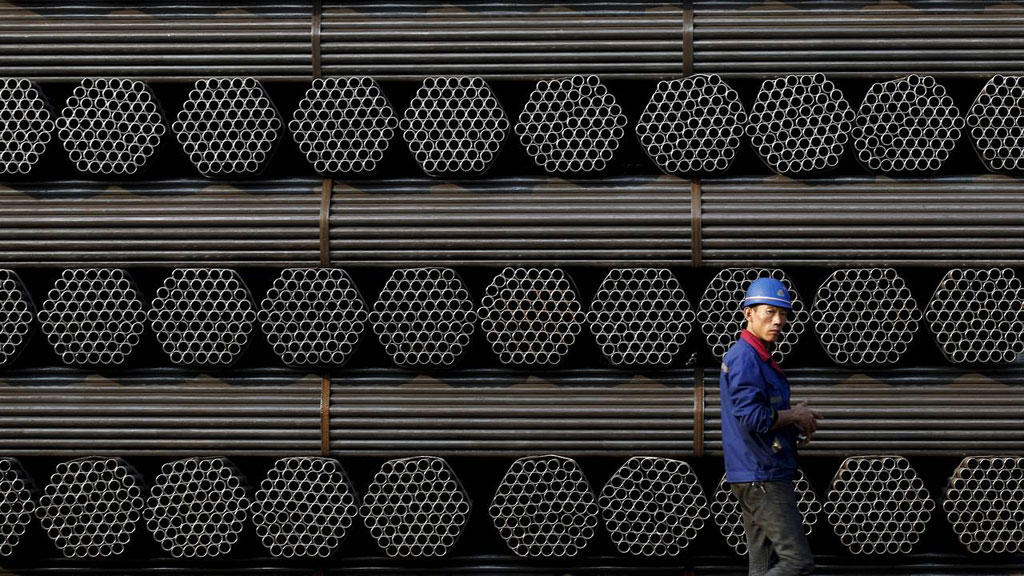 Công nhân ngành thép ở tỉnh Hồ Bắc - Ảnh: Reuters