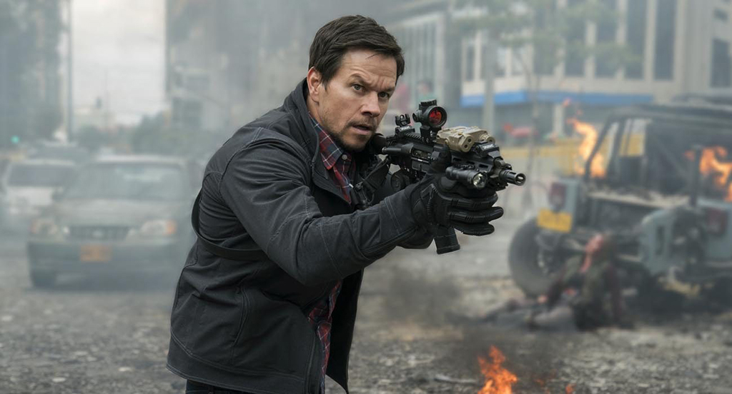 Mile 22 cũng có phần ra mắt ấn tượng khi chỉ xếp sau hai siêu phẩm mùa hè của nhà Warner Bros (Ảnh: STX Entertainment)