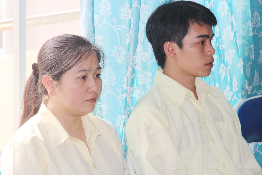 Yến (bên trái) lãnh 9 năm tù - Ảnh: Nguyễn Tú