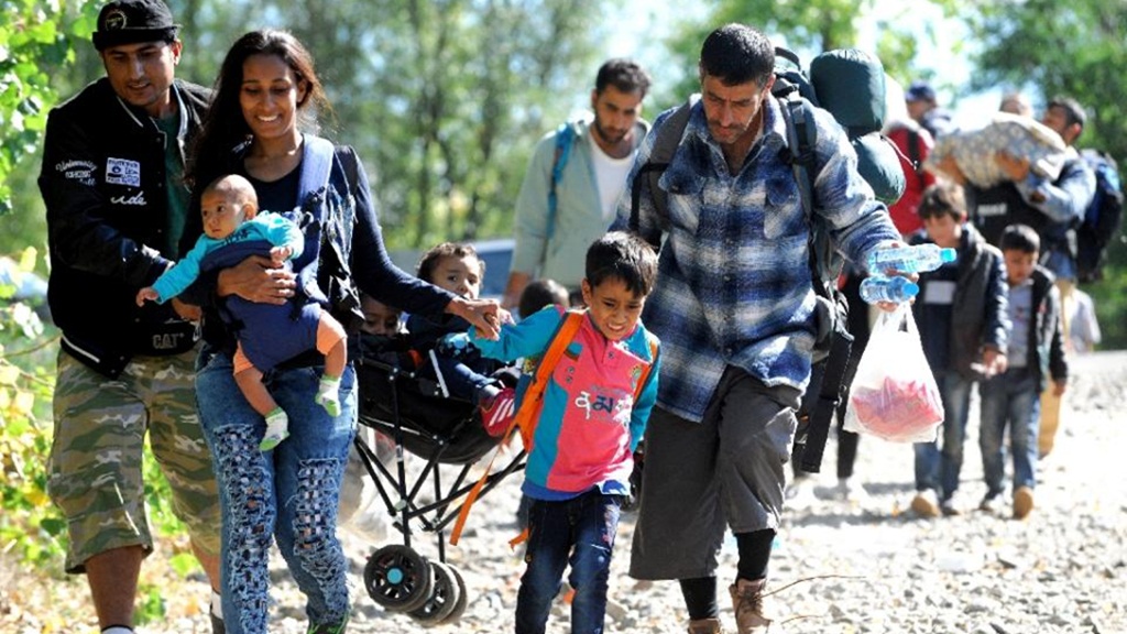 Dòng người tị nạn vẫn mỗi ngày đổ về châu Âu - Ảnh: Reuters