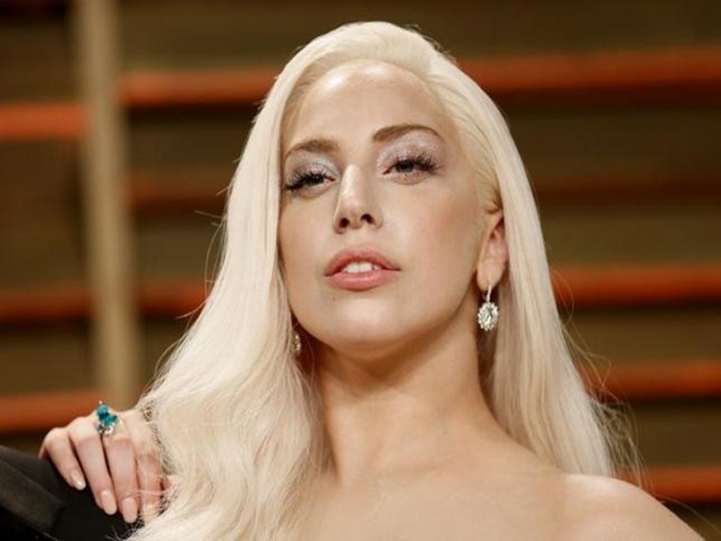 Nữ ca sĩ Lady Gaga từng gây tranh cãi với việc "chế" quốc ca Mỹ năm 2013 - Ảnh: Reuters