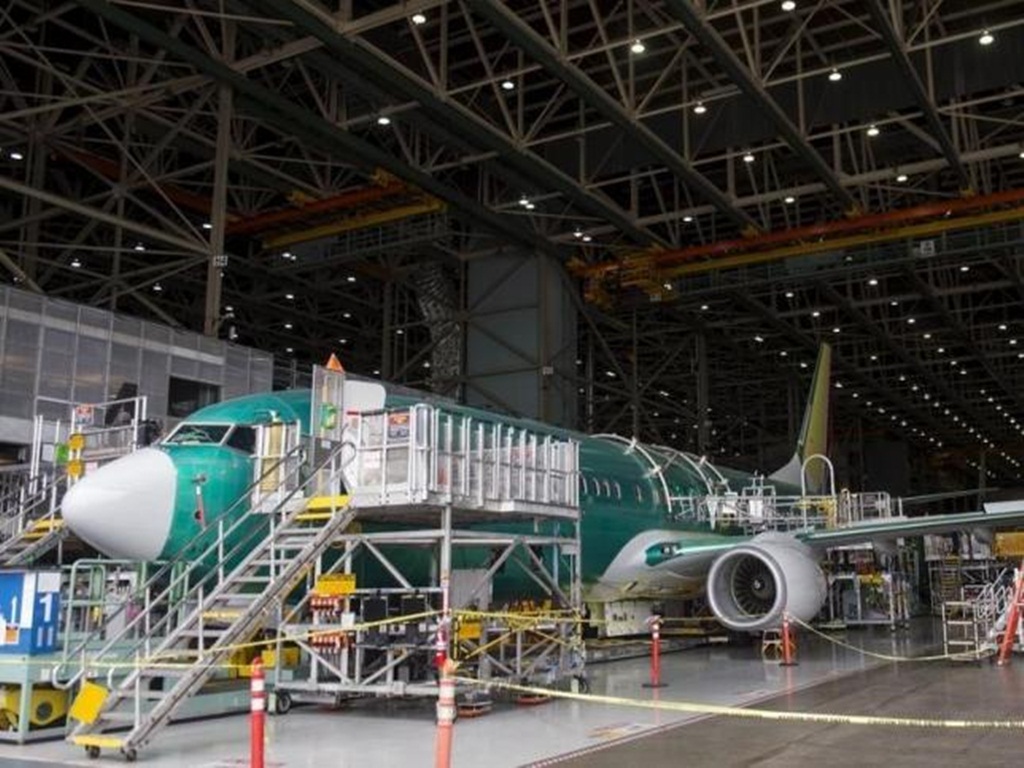 Cơ quan giám sát hàng không Nga cho biết sẽ tiếp tục cho sử dụng máy bay Boeing 737 - Ảnh: Reuters