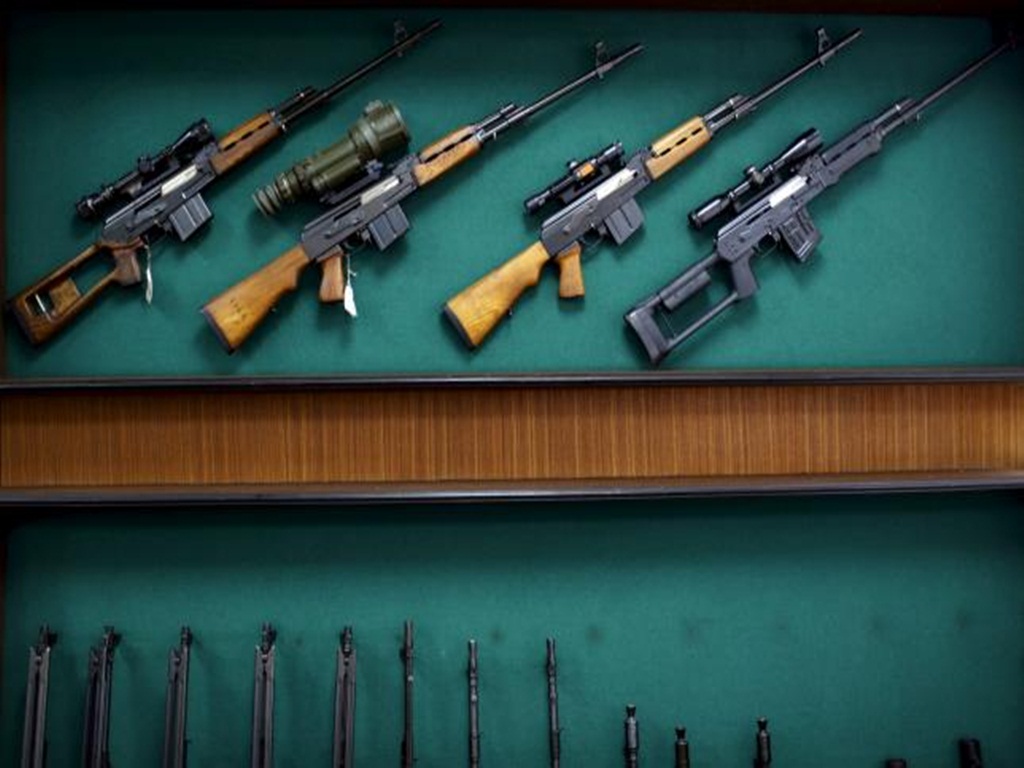 Việc buôn bán súng bất hợp pháp từ Balkan đang góp phần đẩy mạnh các vụ khủng bố ở châu Âu - Ảnh: Reuters