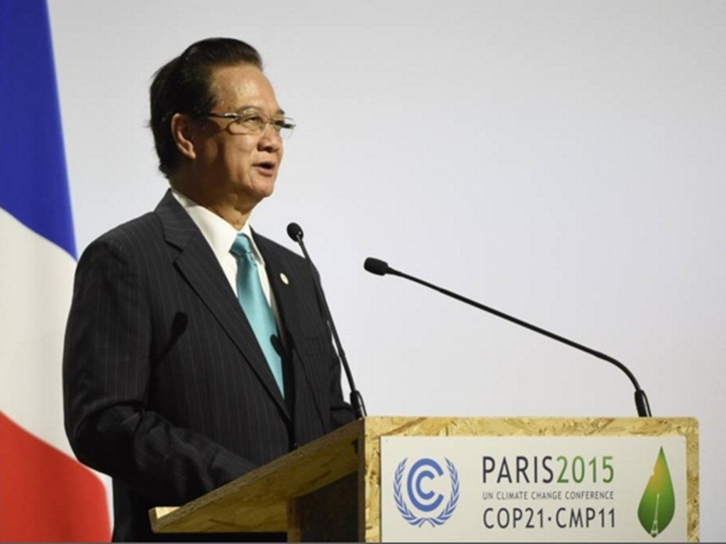 Thủ tướng Nguyễn Tấn Dũng phát biểu tại Hội nghị thượng đỉnh về Biến đổi khí hậu tại Paris, Pháp ngày 30.11 - Ảnh: AFP