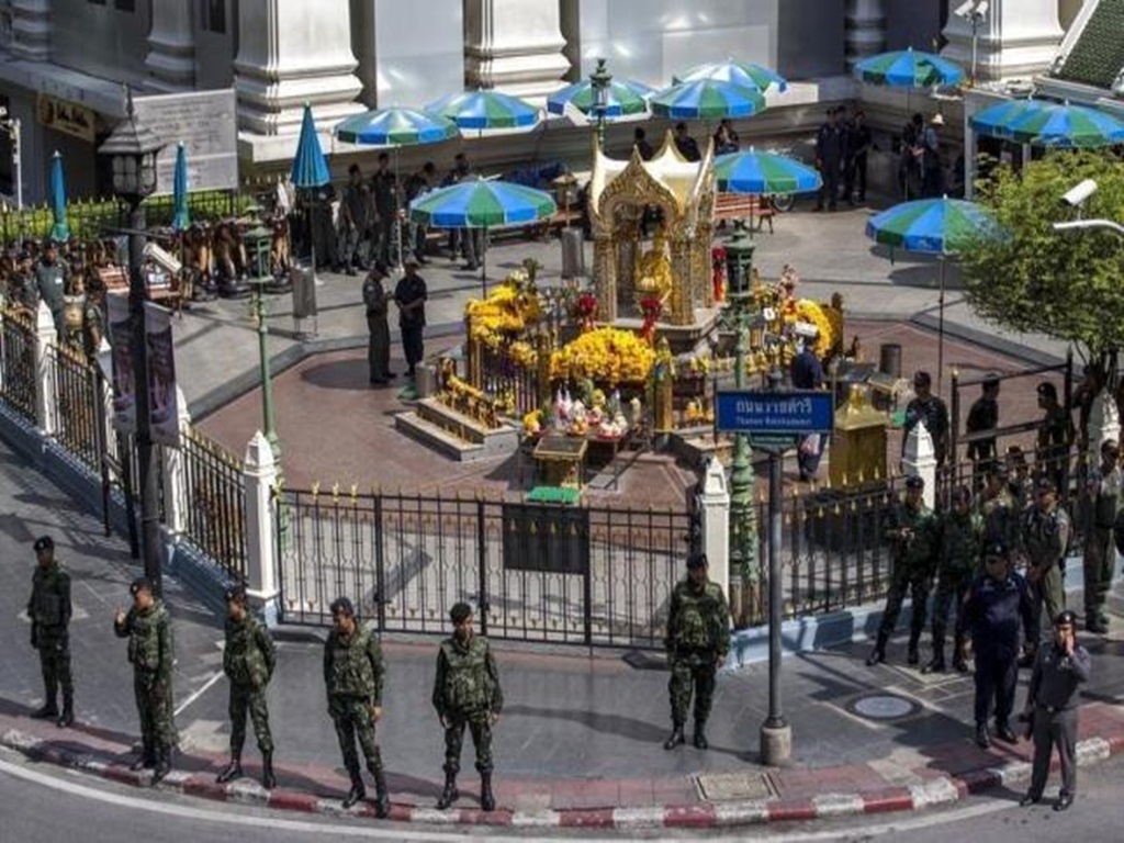 Cuộc điều tra xung quanh vụ đánh bom tại đền Erawan của Thái Lan vẫn tiếp tục, nhưng gặp khó vì nghi phạm trốn ra nước ngoài - Ảnh: Reuters