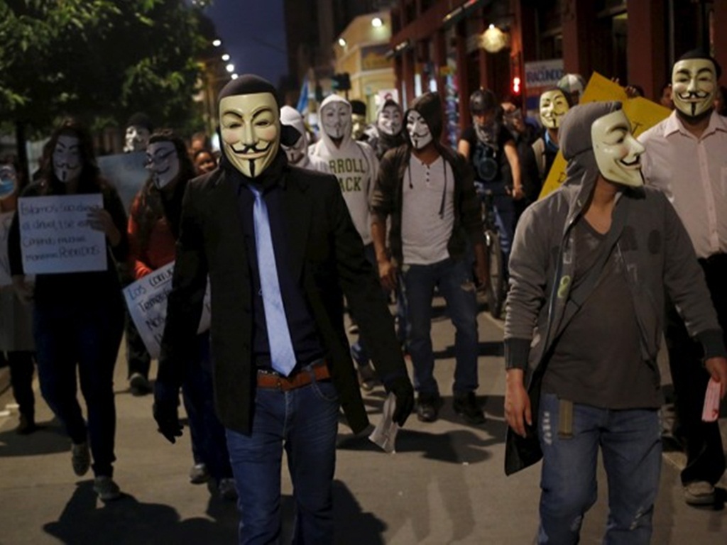 Nhóm tin tặc Anonymous đã đánh sập trang web của tỉ phú Donald Trump trong thời gian ngắn hôm 11.12 - Ảnh: Reuters