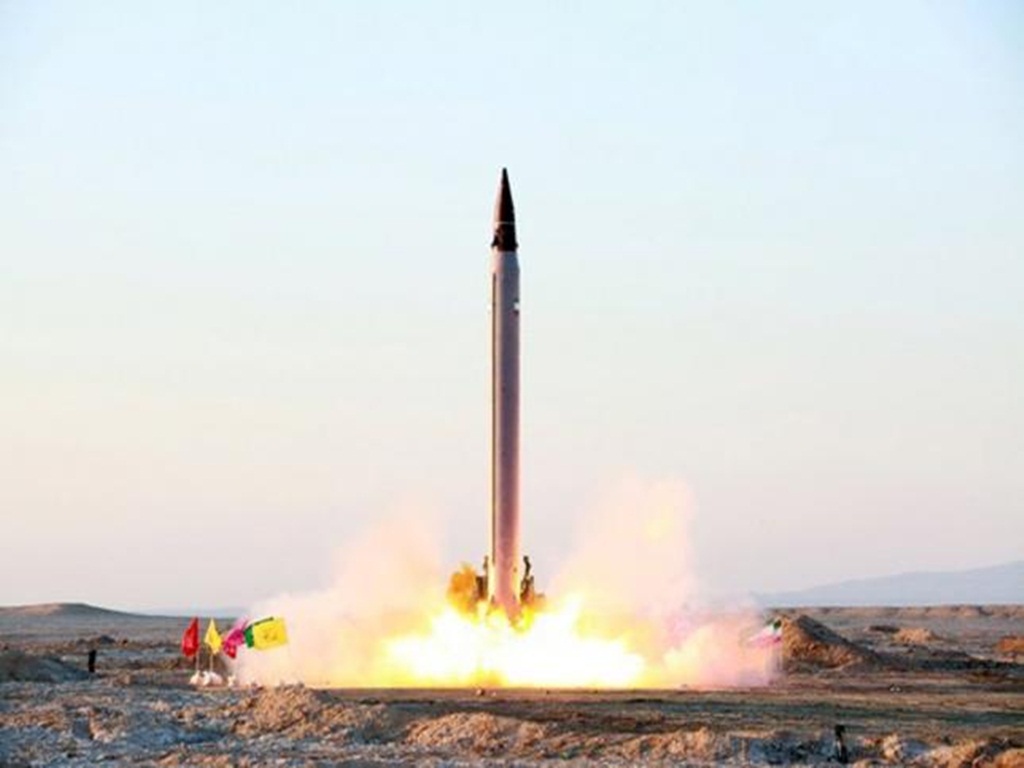 Chính quyền Tổng thống Obama đang cân nhắc đáp trả hành động thử tên lửa của Iran - Ảnh: Reuters