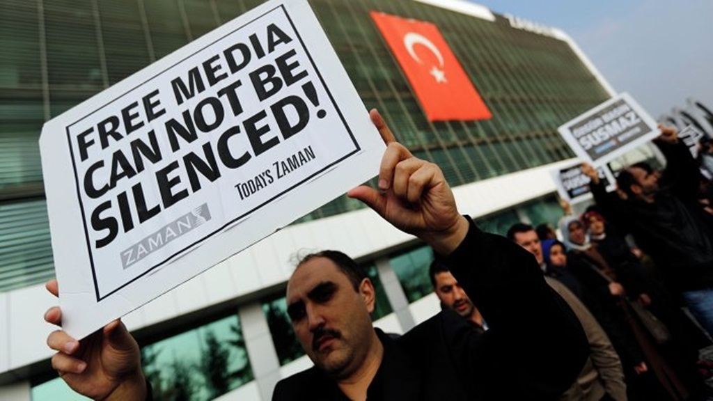Nga chỉ trích việc Mỹ ra lệnh bắt công dân của họ ở nước thứ ba và phản ứng vụ Thổ Nhĩ Kỳ trục xuất nhóm nhà báo Nga - Ảnh: Reuters