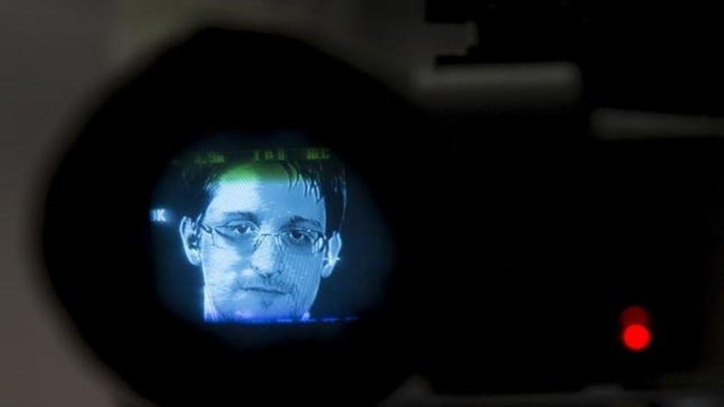 Cựu nhân viên Cơ quan An ninh Quốc gia Mỹ Edward Snowden tiết lộ thêm về kế hoạch do thám Israel của Mỹ - Ảnh: Reuters