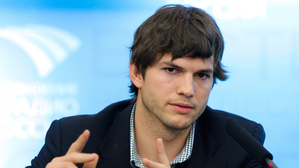 Diễn viên và nhà đầu tư Ashton Kutcher được đánh giá cao từ những dự án vì trẻ em - Ảnh: The Young Global Leaders