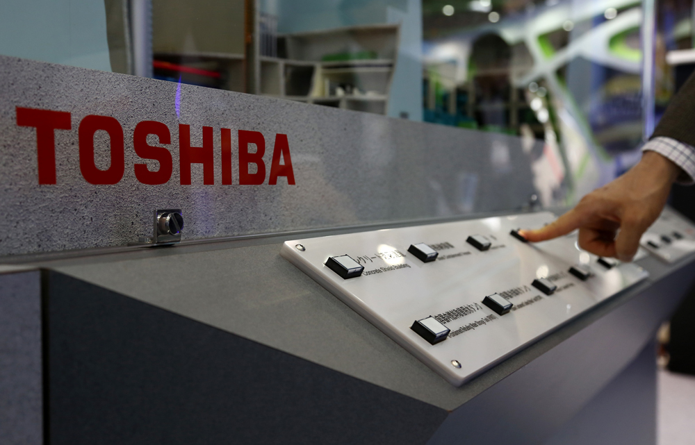 Toshiba được cho là đang muốn bán lại bộ phận cảm biến máy ảnh cho Sony - Ảnh: AFP