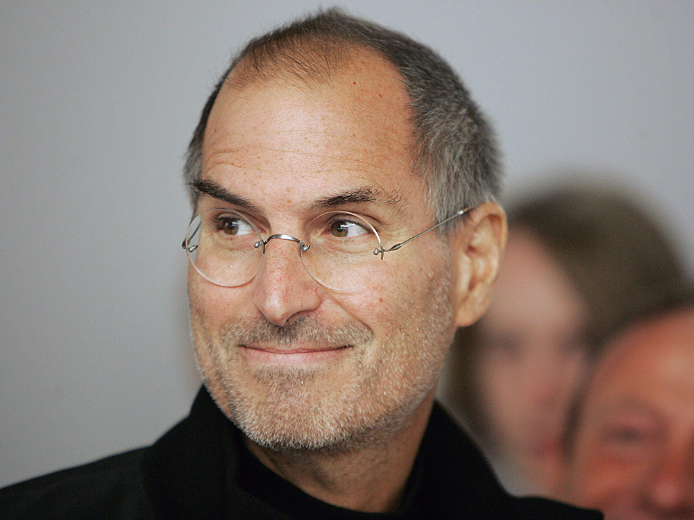 Do sự thành công của iPhone nên ông Jobs đã tạm gác Apple Car sang một bên - Ảnh: Reuters