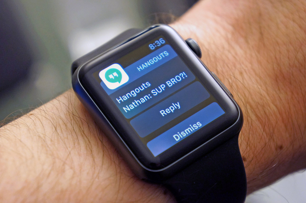 Google Hangouts đã có thể dùng được trên Apple Watch - Ảnh chụp từ Engadget