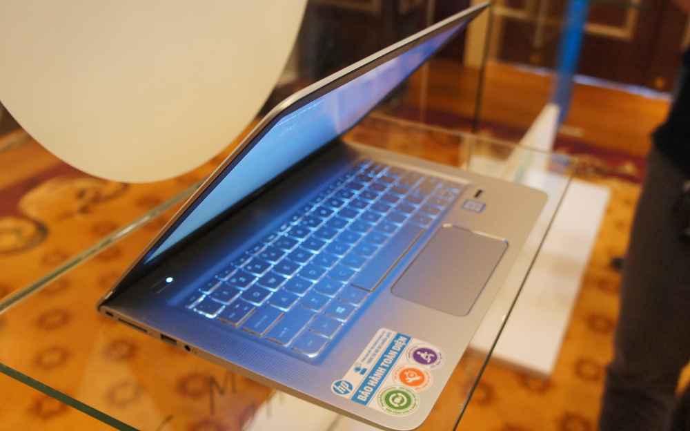 HP Envy Notebook 2015 có thiết kế mỏng và dùng vỏ nhôm nguyên khối - Ảnh: T.Luân